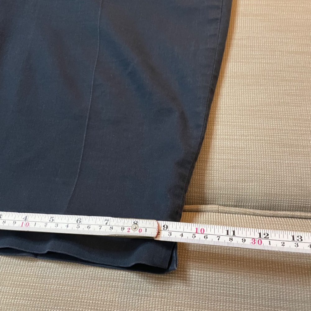 Woman's Bermuda Short, Pantalogy, Navy sz 14 - Picture 9 of 9